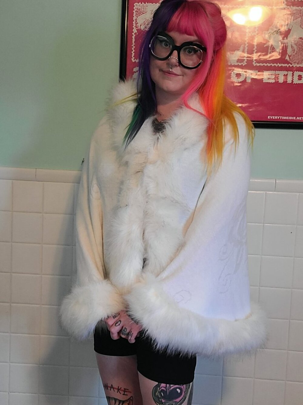 Vintage White Faux Fur Trim Shawl Wrap